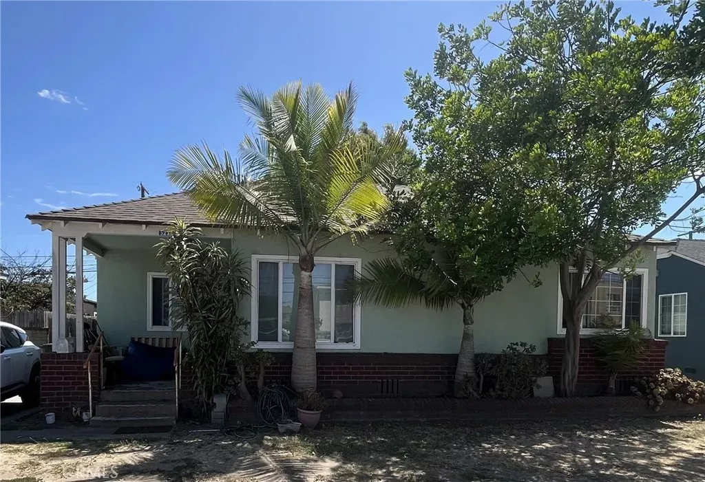 Property Photo: 3238 Marine Ave CA 90249