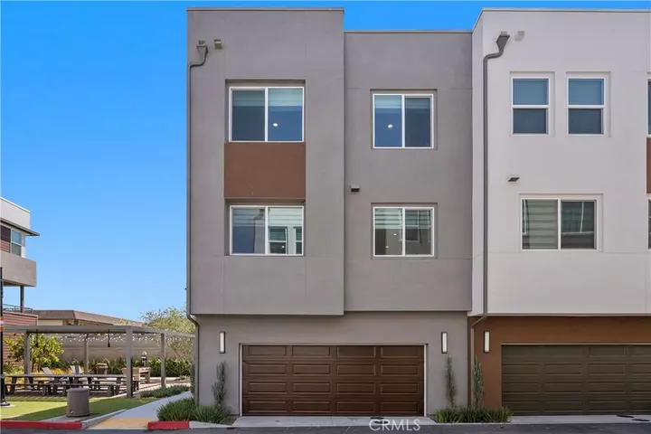 Property Photo:  651 S Lyon Street  CA 92701 