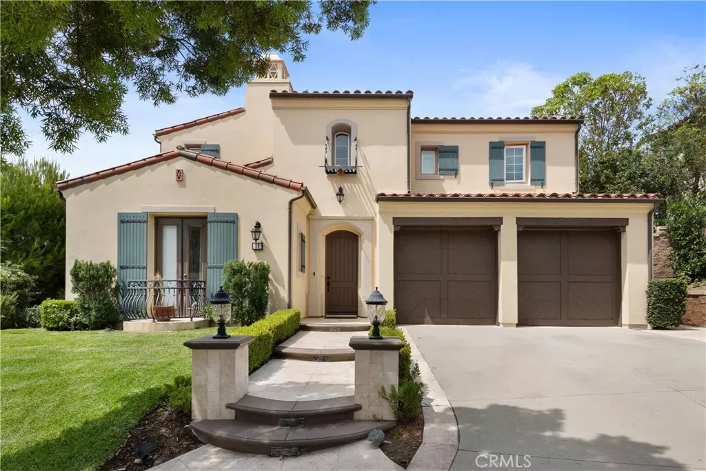 Property Photo:  33 Trumpet Vine  CA 92603 