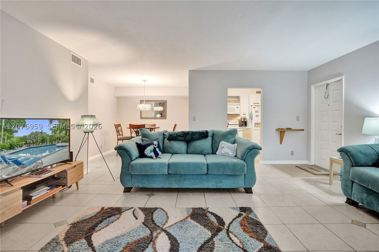 Property Photo: 3017 N Oakland Forest Dr 208 FL 33309