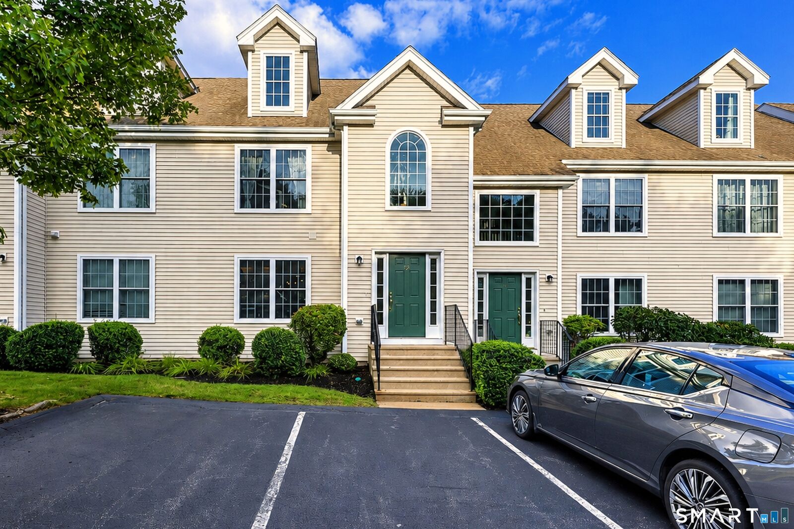 Property Photo:  15 Freedom Way 92  CT 06357 