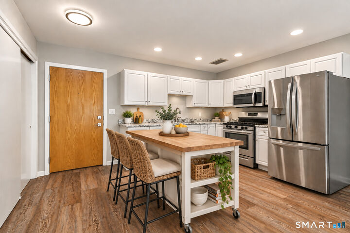 Property Photo:  22 North Lake Drive D2  CT 06517 