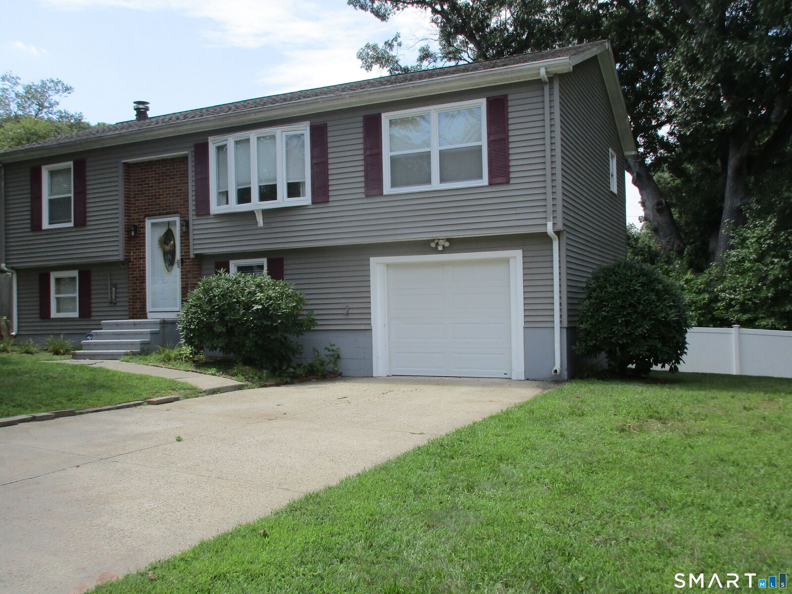Property Photo:  2 Timberland Drive  CT 06516 