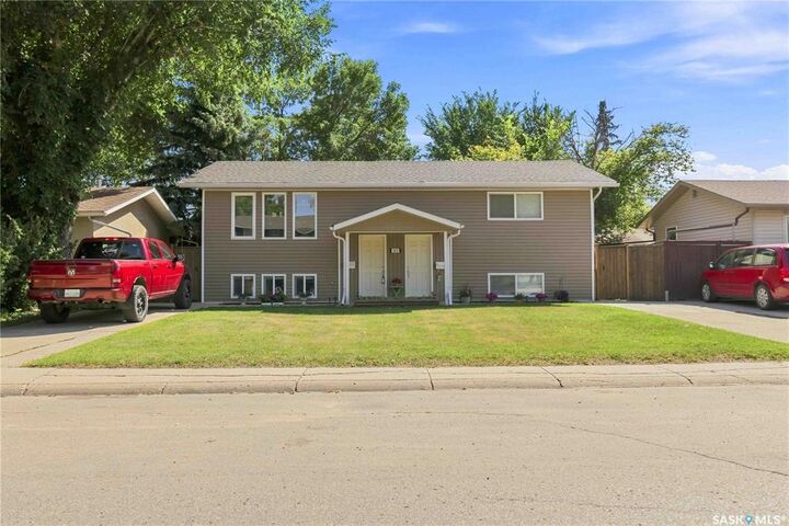 Property Photo: 3837 Centennial Drive SK S7L 5K8