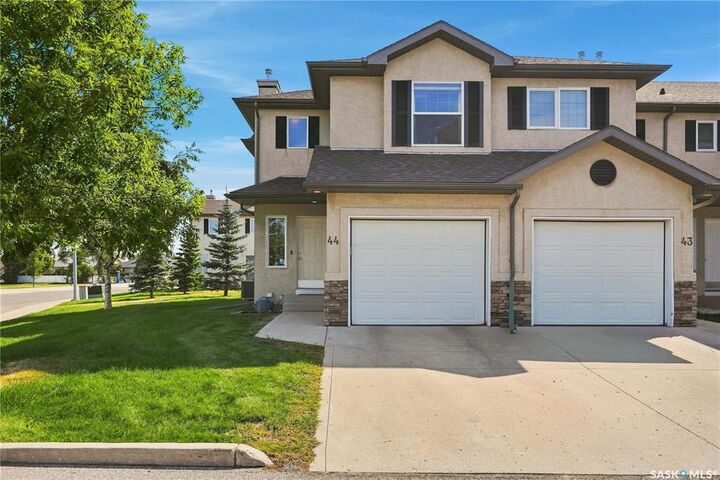 Property Photo:  3101 Tregarva Drive E 44  SK S4V 0K7 