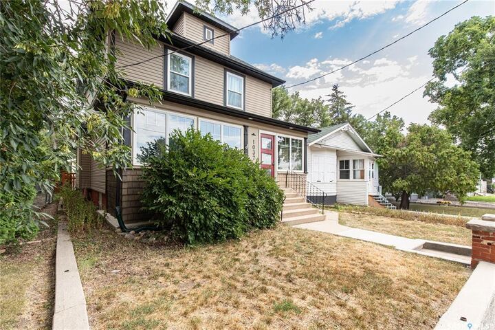 Property Photo: 1037 Chestnut Avenue SK S6H 1A5