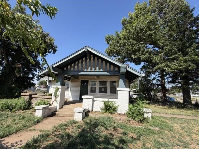 Property Photo:  321 N Steele Avenue  OK 74023-3321 