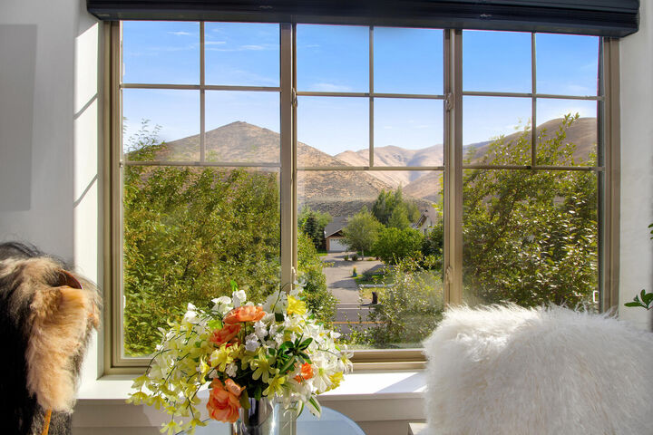 Property Photo: 2455 Woodside Blvd ID 83333