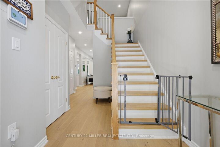 Property Photo:  232 Stonehenge Drive 13  ON L9K 1R5 