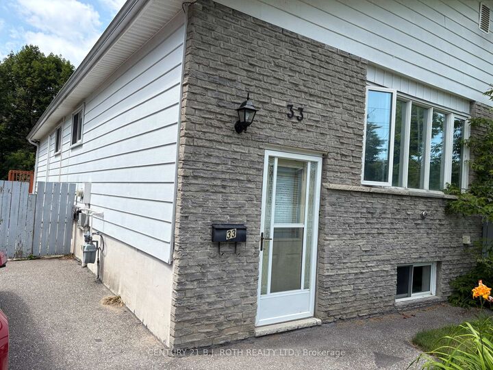 Property Photo:  33 Beaumaur Drive  ON L9M 1V7 