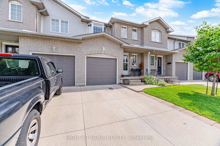 Property Photo:  104 Frances Avenue 14  ON L8E 5X3 