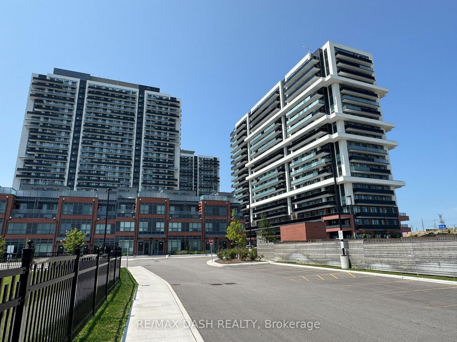 Property Photo:  2545 Simcoe Street N 736  ON L1L 0W3 