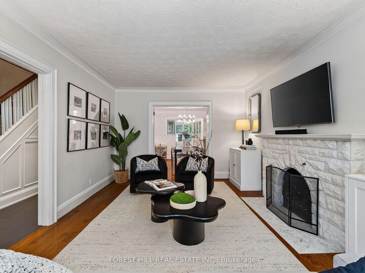 Property Photo: 25 Castlewood Road ON M5N 2L1