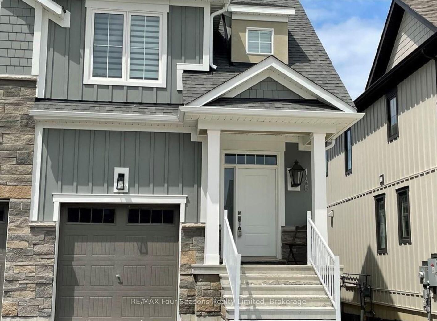 Property Photo:  146 Sycamore Street  ON L9Y 4E4 