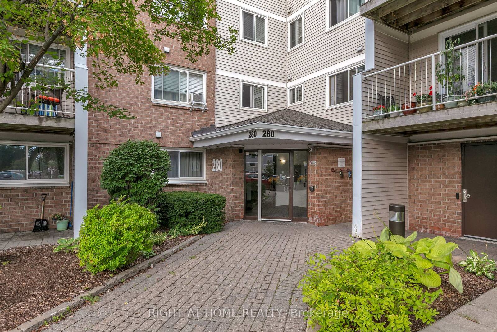 Property Photo:  280 Brittany Drive 301  ON K1K 4M4 