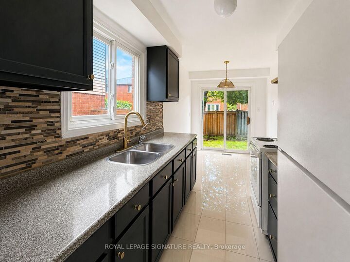 Property Photo: 77 Brimstone Crescent ON M1V 3C8