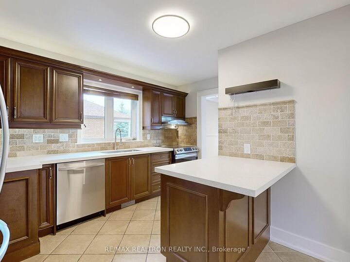 Property Photo:  49 Exbury Road Main Fl  ON M3M 1P9 