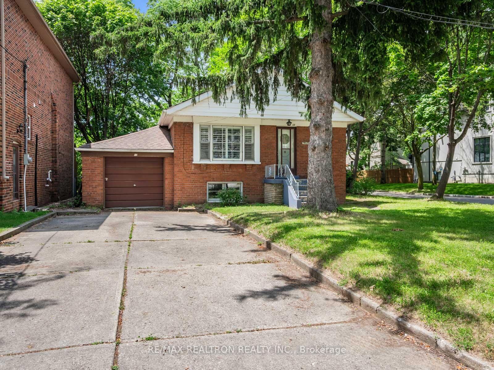 Property Photo: 12 Graymar Avenue ON M3H 3B4