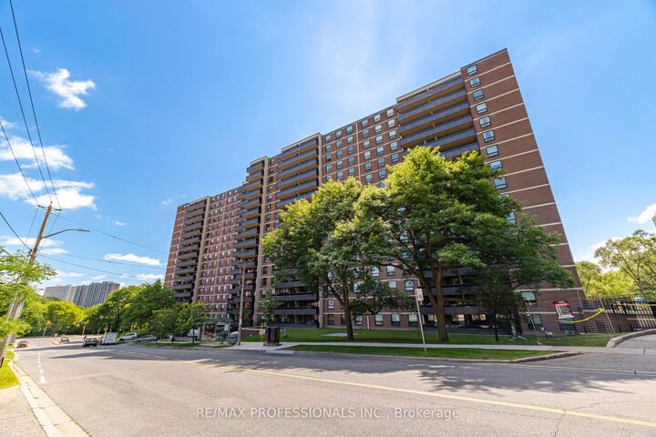 15 La Rose Avenue 902 — photo 1