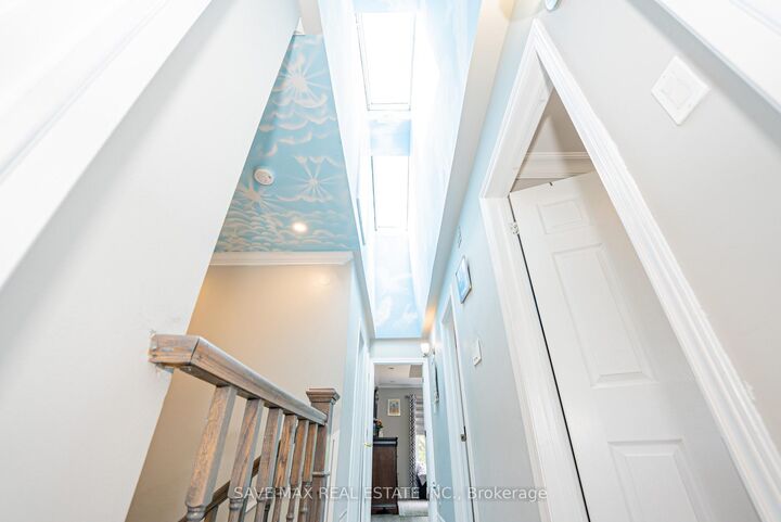 Property Photo:  22 Foxacre Row  ON L6V 3P5 