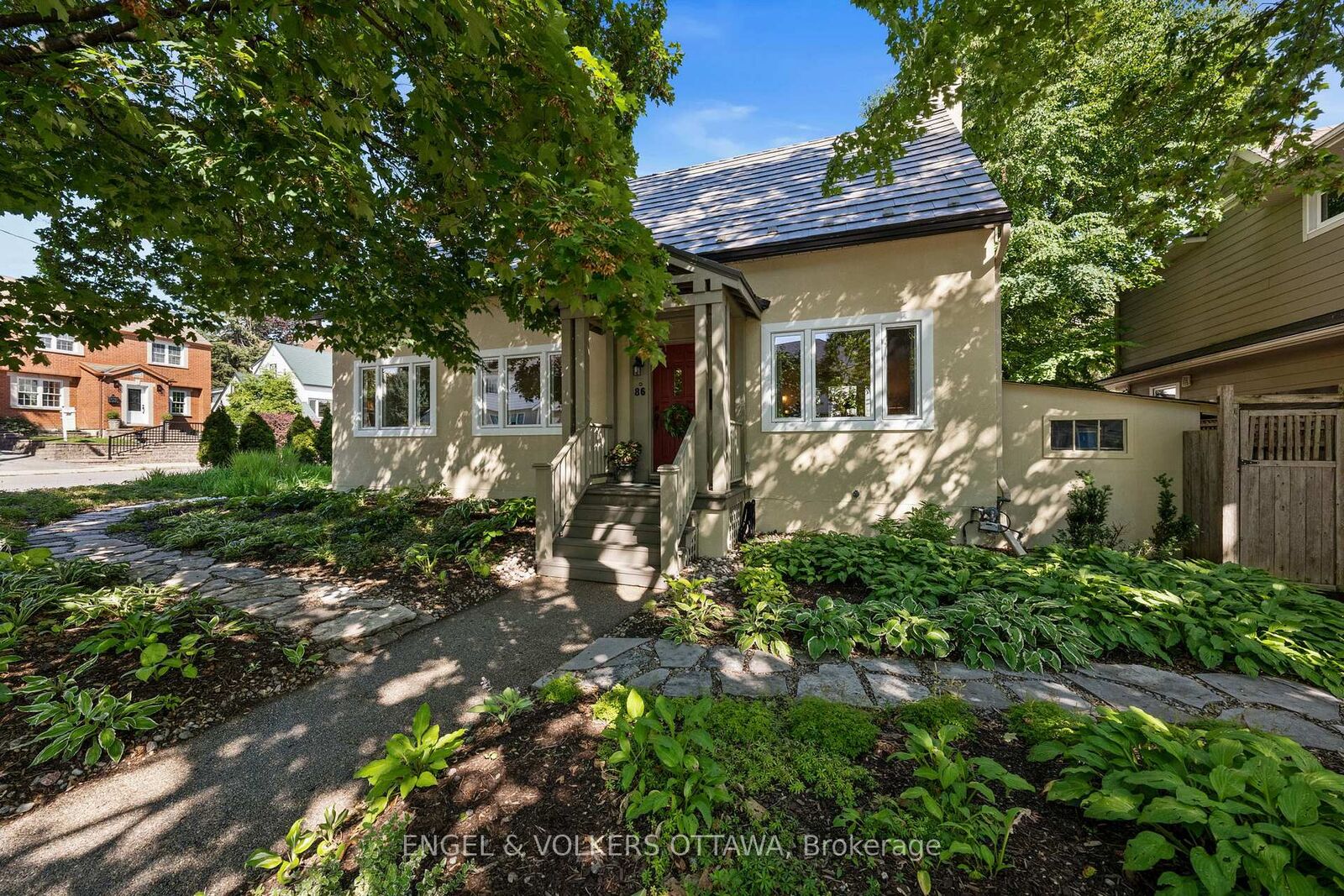 Property Photo: 86 Ivy Crescent ON K1M 1X6