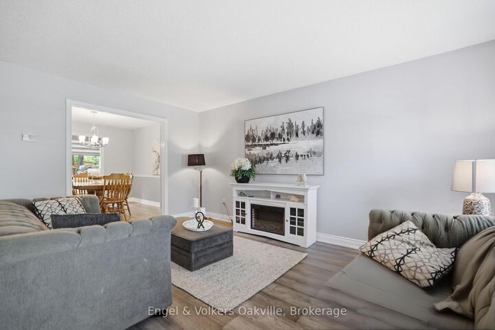Property Photo: 1245 Creekside Drive ON L6H 4Y8