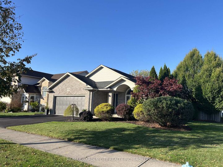 Property Photo: 7059 Parkside Road ON L2H 3L6