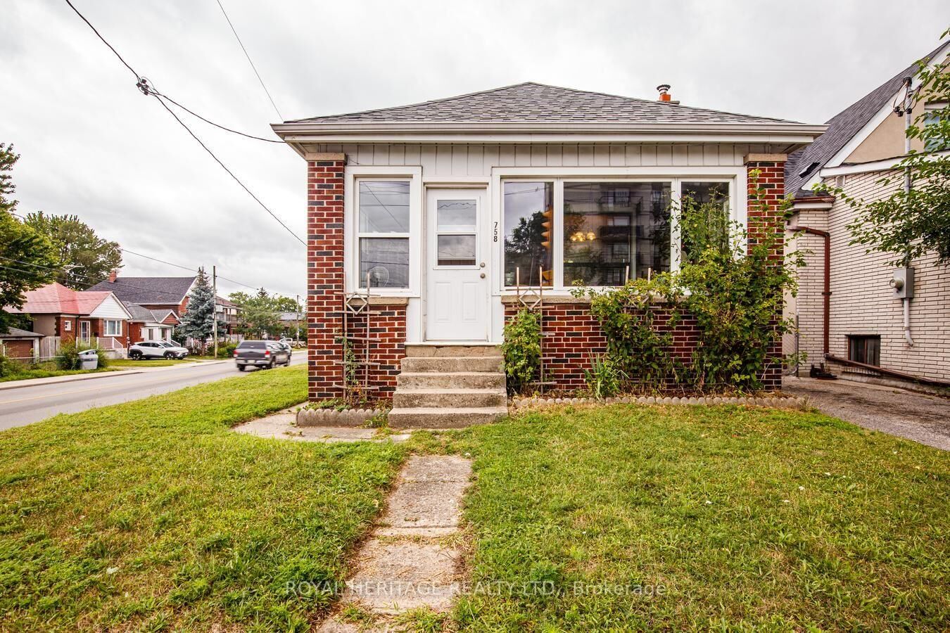 Property Photo: 758 Jane Street ON M6N 4B9