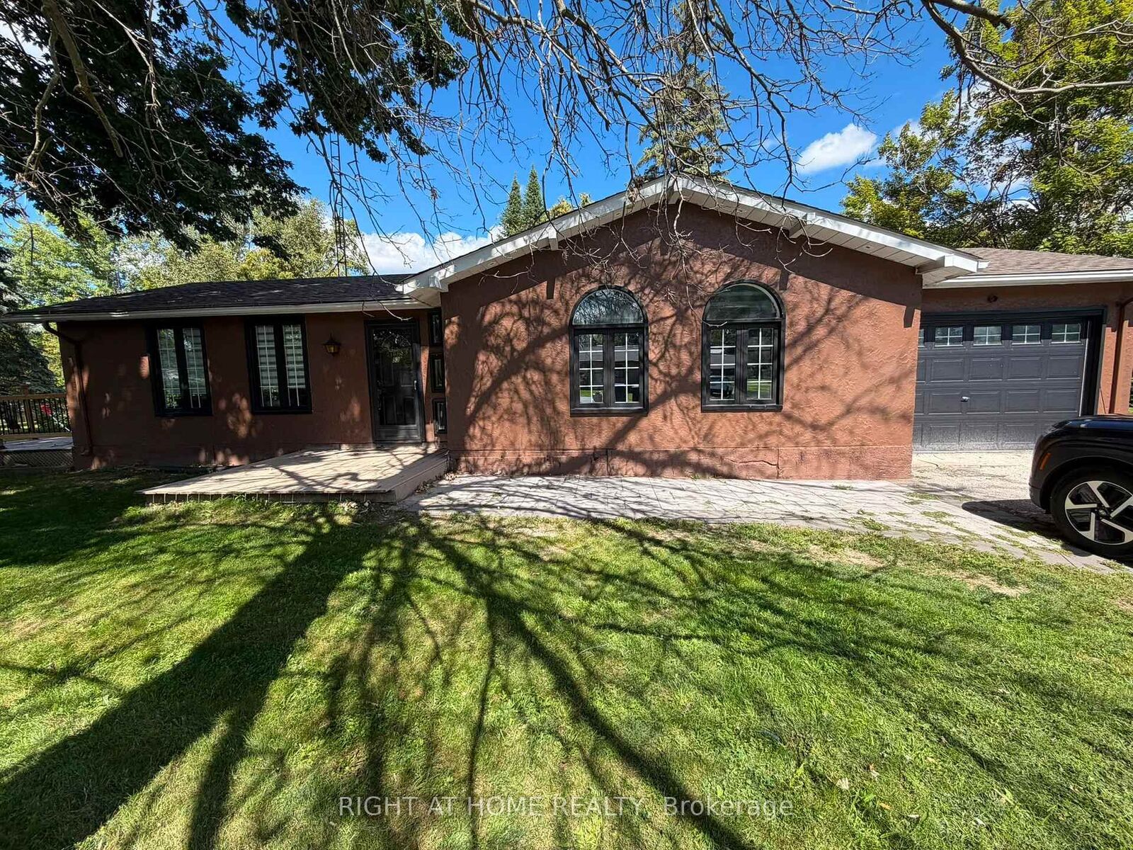 Property Photo:  53 Poplar Crescent  ON L0K 1B0 