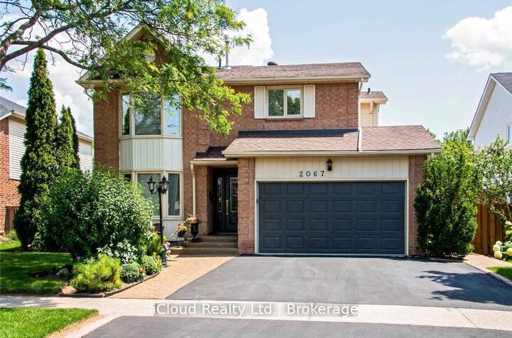 2067 Hunters Wood Drive — photo 1