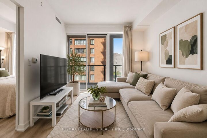 20 Edward Street 813 — photo 1