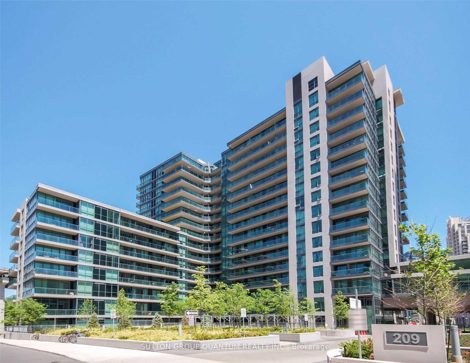 Property Photo:  209 Fort York Boulevard 773  ON M5V 4A1 