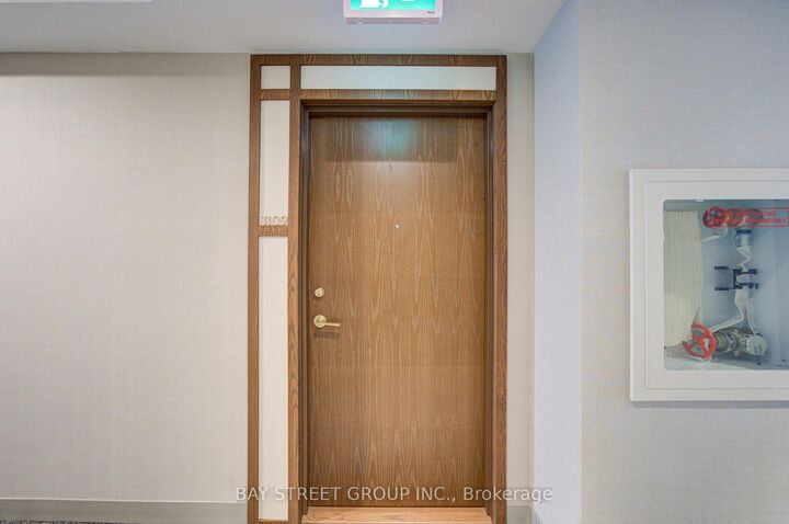 Property Photo:  1000 Portage Parkway 3109  ON L4K 0L1 
