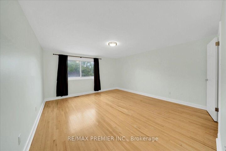 Property Photo: 485 Timber Lane ON L7L 4B1