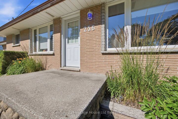 Property Photo:  256 Markwell Street  ON N4B 2R2 