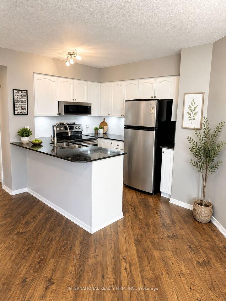 Property Photo:  220 Forum Drive 1308  ON L4Z 4K1 
