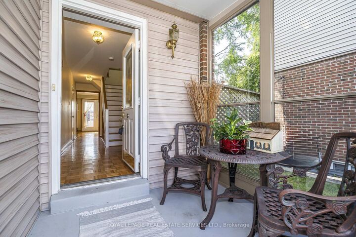 Property Photo: 336 Queen Street S 3 ON L5M 1M2