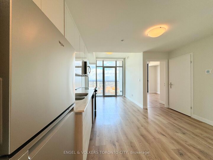 Property Photo:  60 Frederick Street 2605  ON N2H 0C7 