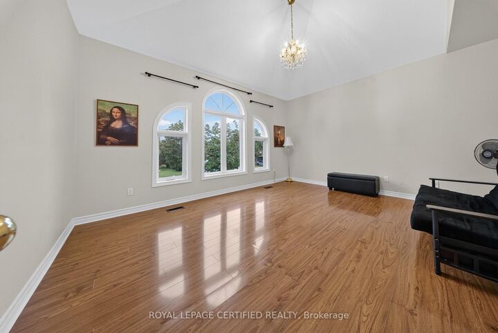 Property Photo: 5344 Segriff Drive ON L5V 1Y7