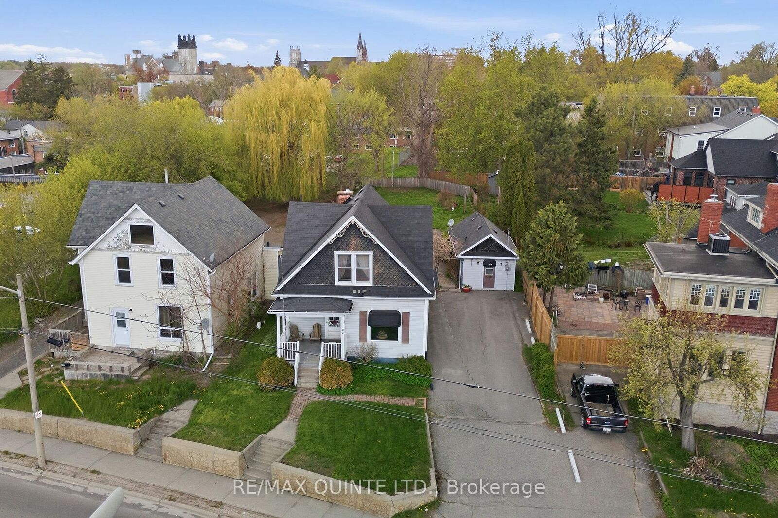 Property Photo:  94 Dundas Street E  ON K8N 1C1 