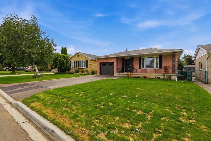 Property Photo:  58 Vanier Place  ON N5R 5S6 
