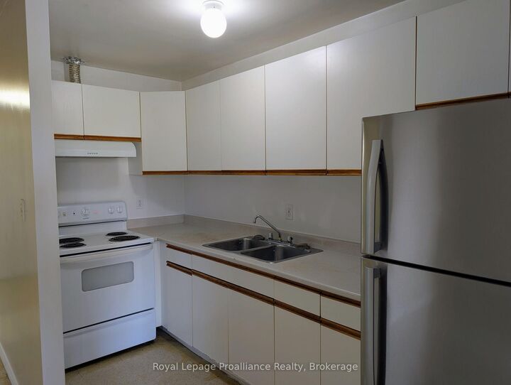Property Photo:  328 Aylmer Street 204  ON K9H 3V6 