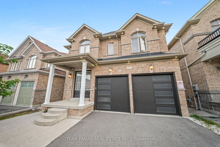 Property Photo: 91 Campwood Crescent ON L6P 3S9