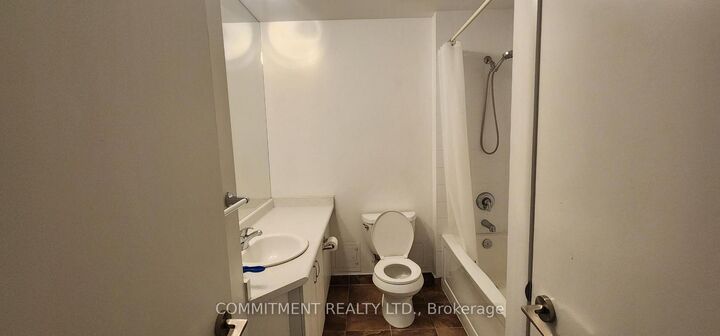 Property Photo: 215 Fort York Boulevard #215 ON M5V 4A1