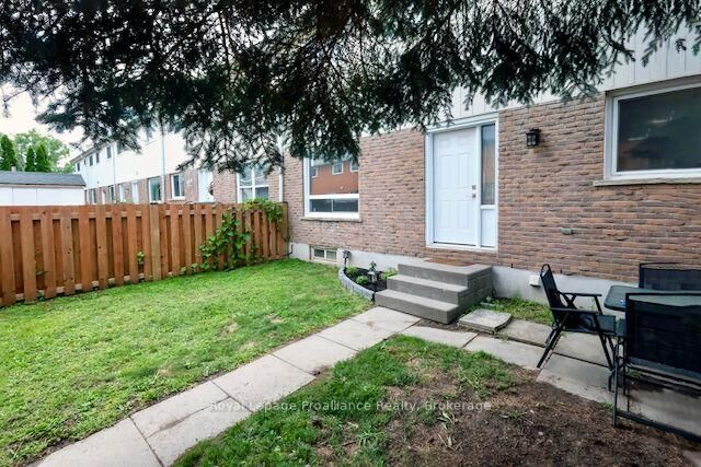 Property Photo:  19 Tracey Park Drive 35  ON K8P 4R4 