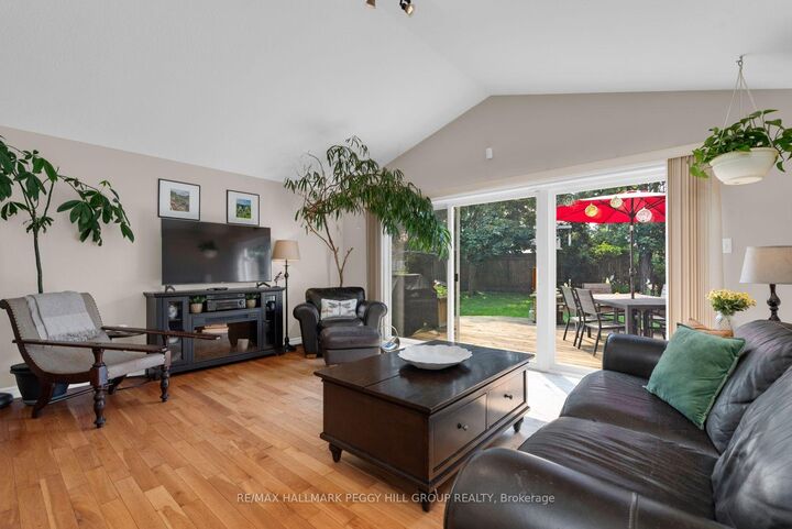 Property Photo: 43 Nicklaus Drive ON L4M 6W5