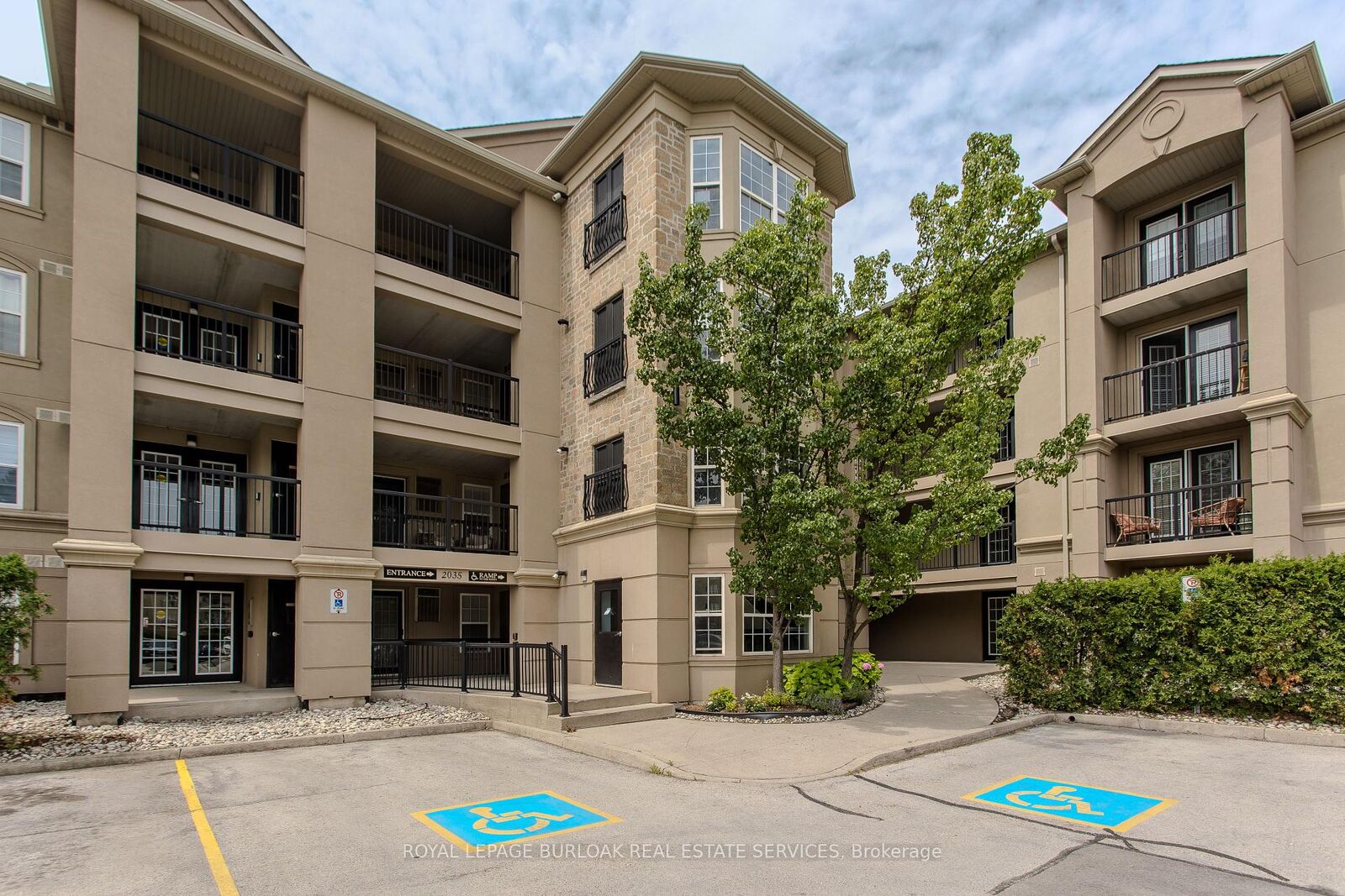 Property Photo:  2035 Appleby Line 101  ON L7L 7G8 