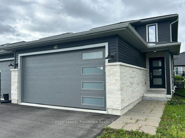 Property Photo: 42 Dewal Place ON K8P 0E5