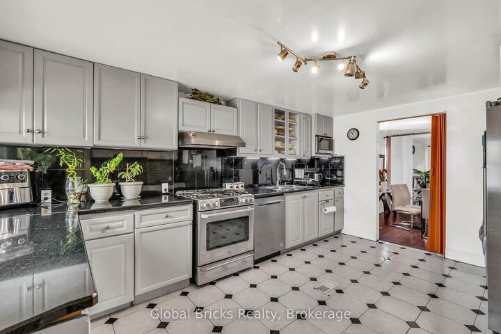 Property Photo:  277 Short Avenue S  ON N5W 1W3 