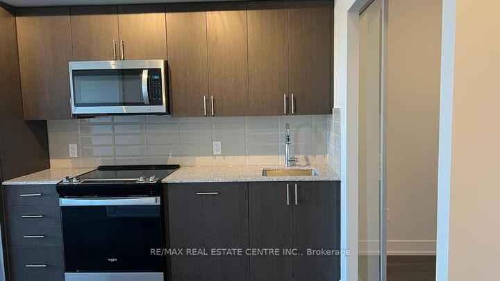 Property Photo: 2550 Simcoe Street 2115 ON L1L 0R5